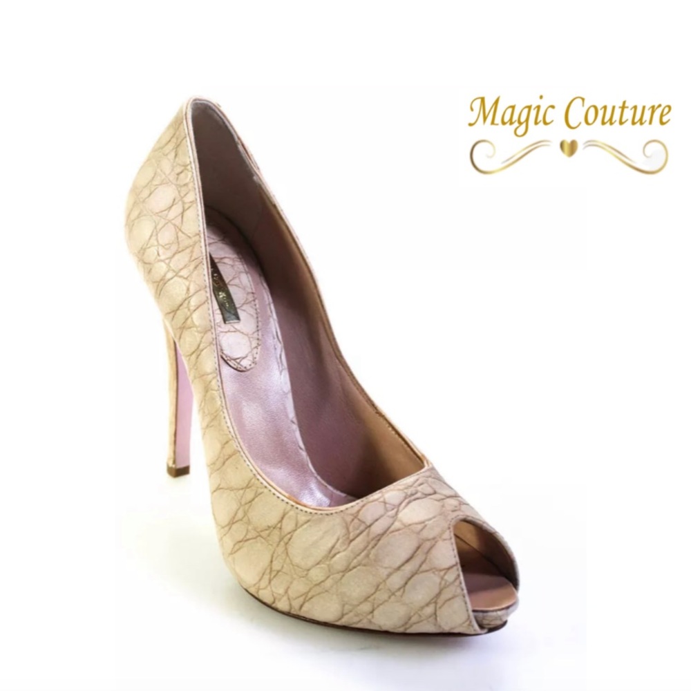 NWT Mario Bologna Avorio Seta Beige Embossed Leather Peep Toe Pumps🤍⭐️🤍